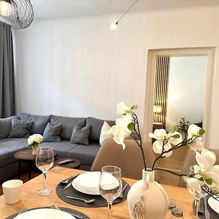 Modern Eingerichtete Wohnung Im Stadtzentrum Zittau Kostenloser Parkplatz Exteriör bild