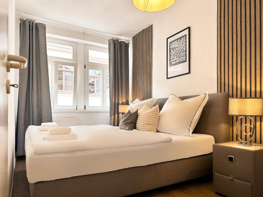Modern Eingerichtete Wohnung Im Stadtzentrum Zittau Kostenloser Parkplatz Exteriör bild