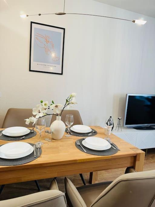 Modern Eingerichtete Wohnung Im Stadtzentrum Zittau Kostenloser Parkplatz Exteriör bild