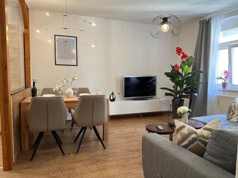 Modern Eingerichtete Wohnung Im Stadtzentrum Zittau Kostenloser Parkplatz Exteriör bild